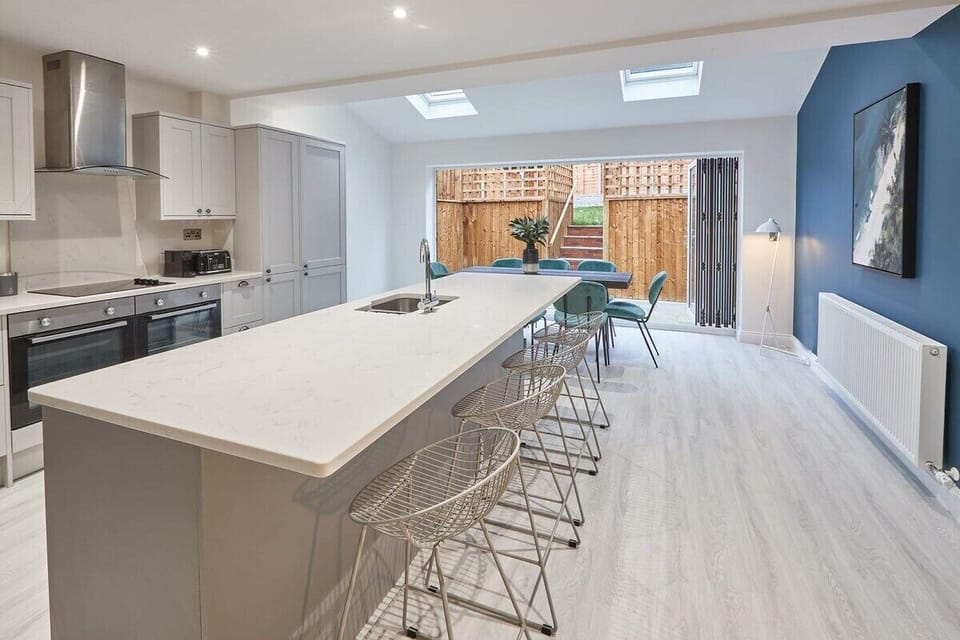 Iburn House, Briggswath - Host & Stay