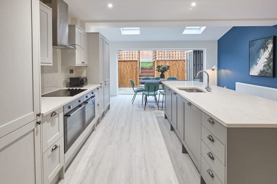 Iburn House, Briggswath - Host & Stay