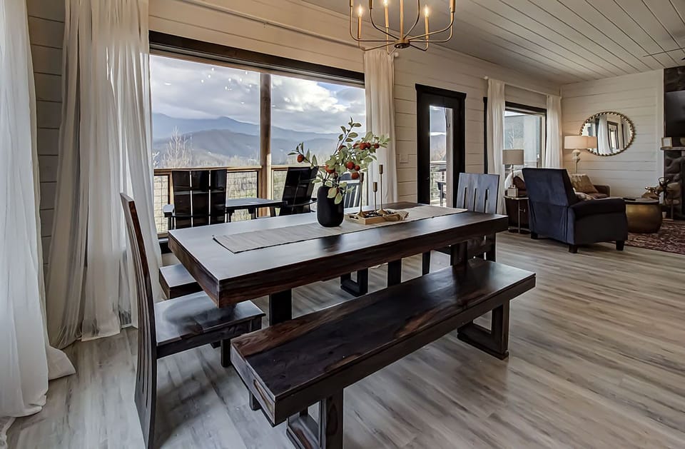Main floor open-concept dining w/ spectacular mountain views!