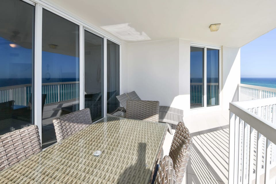 Silver Beach Towers East 1006 - Balcony Seating