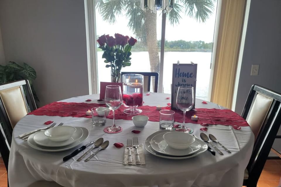 Bed and breakfast , special decorations upon request. 