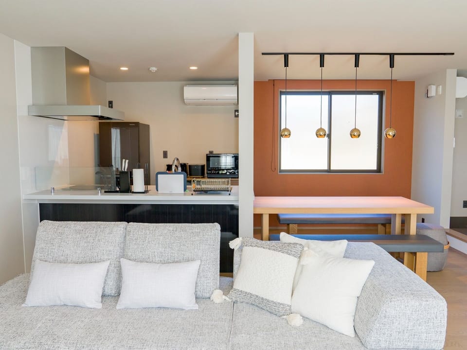 [108] Living / Dining (2nd floor)