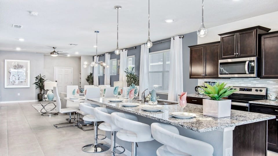Kitchen: Fully equipped culinary space.