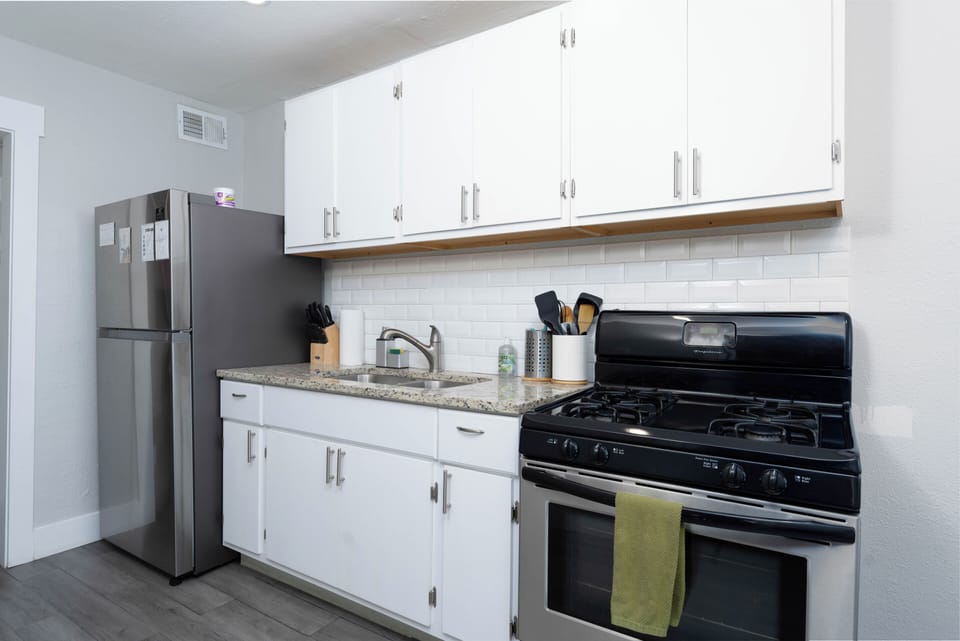 Simplify your kitchen routine with our thoughtfully designed kitchen sink table, providing a functional and organized workspace for your culinary endeavors.