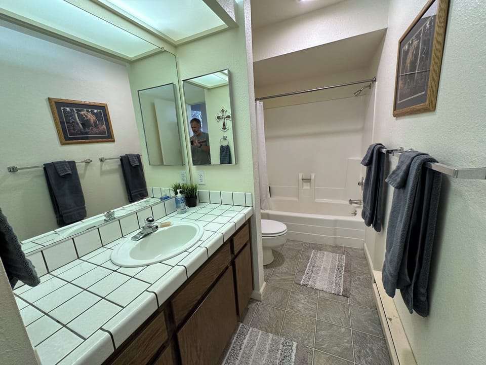 Downstairs full bath with shower/tub.