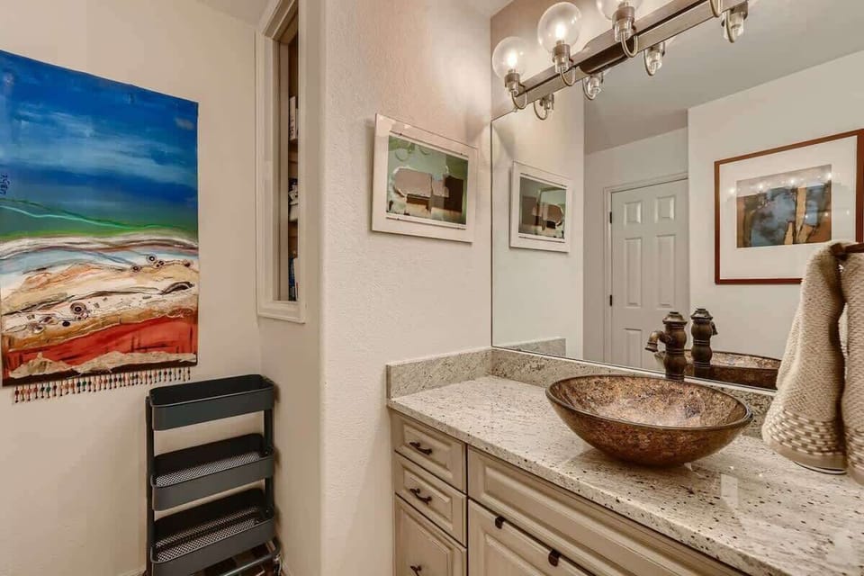 2nd floor bathroom