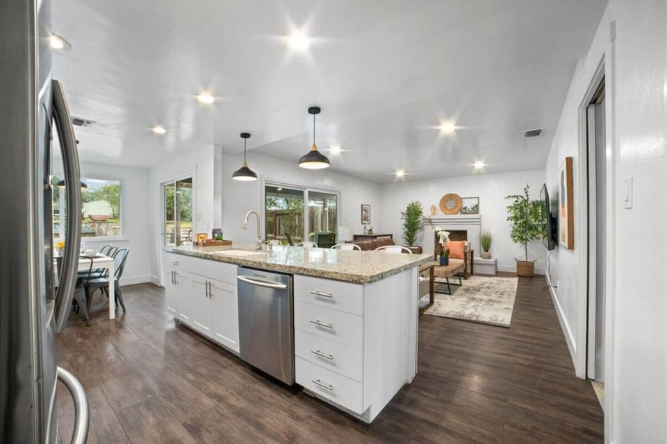 Open kitchen into the second living room