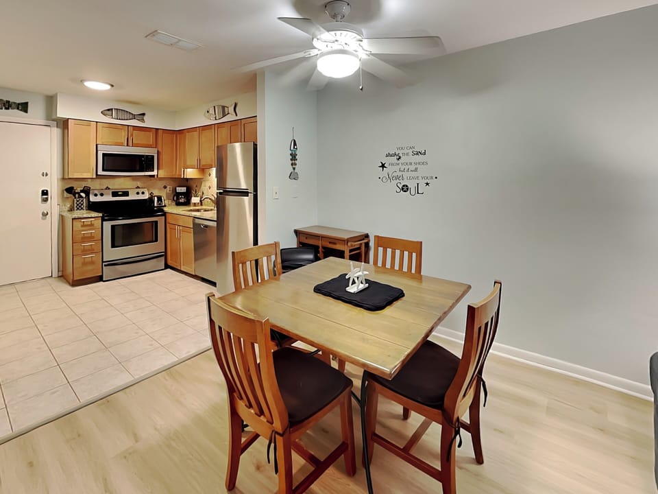 Dining Table w. Seating for 4