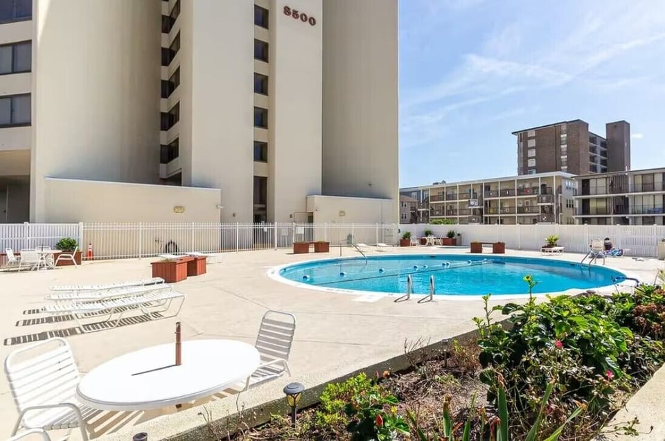 Pool (2)