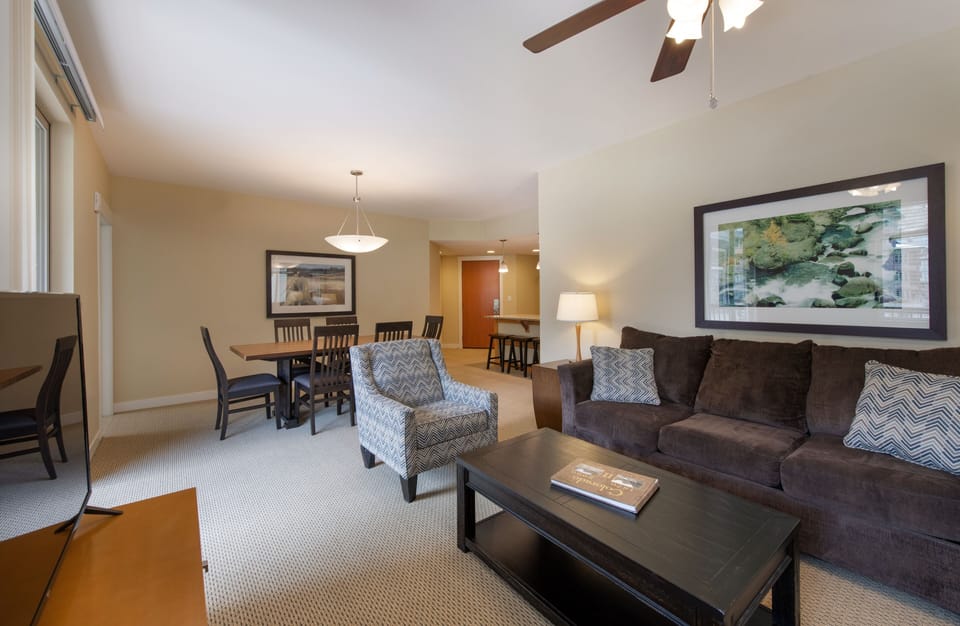 Living Room, Room, Indoors, Flooring, Chair