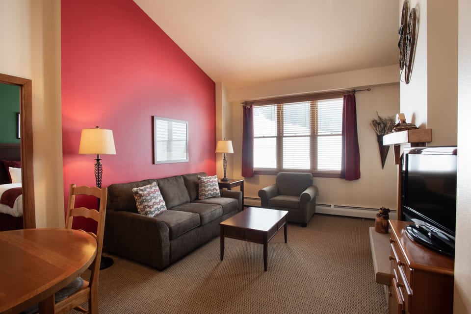Living Room, Room, Indoors, Flooring, Couch
