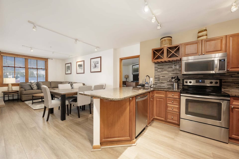 Indoors, Appliance, Microwave, Oven, Kitchen