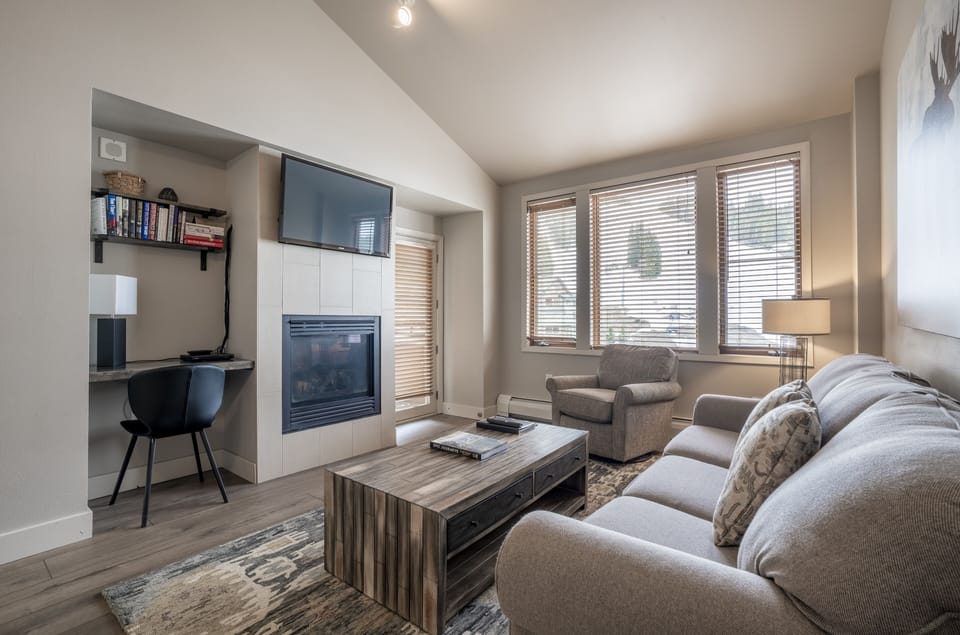 Living Room, Room, Indoors, Furniture, Couch