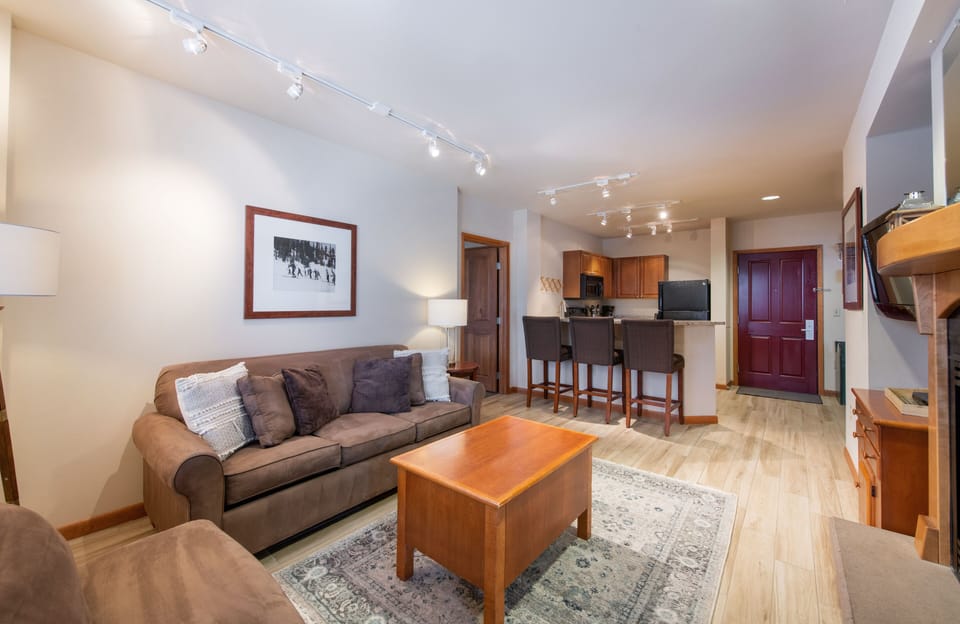 Flooring, Hardwood, Living Room, Room, Indoors