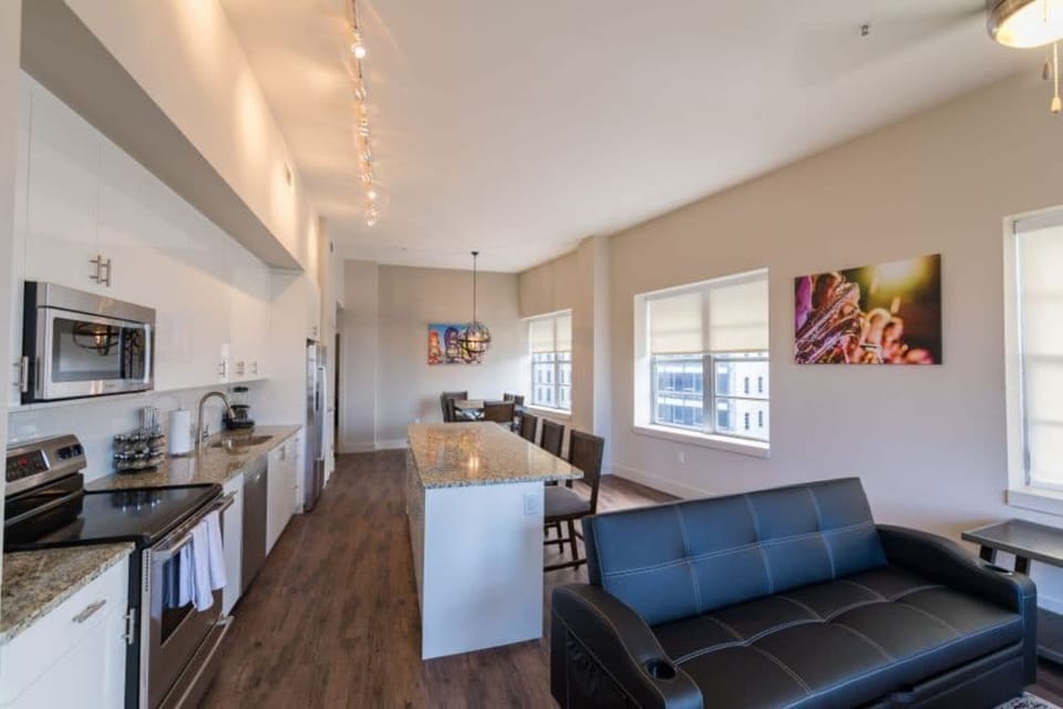 Living Room/Kitchen