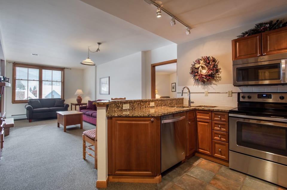 Flooring, Room, Indoors, Floor, Hardwood