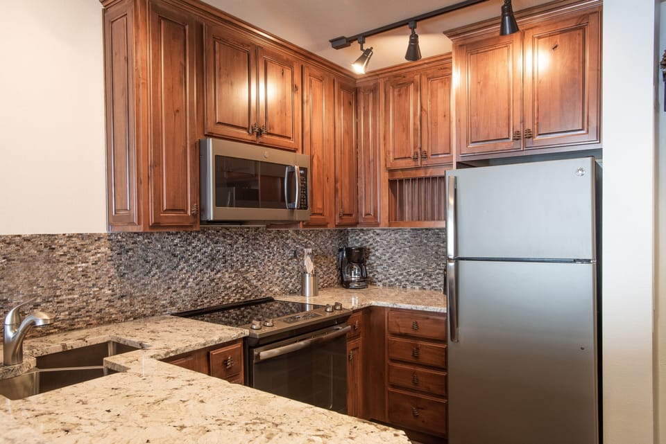 Room, Indoors, Refrigerator, Oven, Kitchen