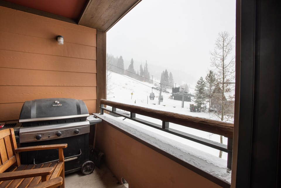 Handrail, Banister, Railing, Balcony, Outdoors