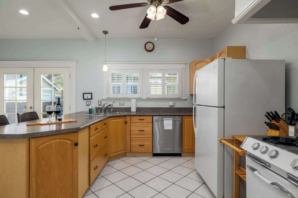 Fully equipped kitchen