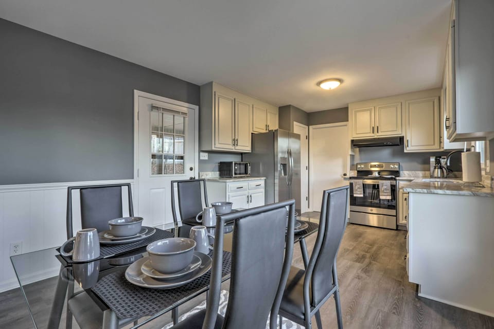 Dining Room | Dishware/Flatware Provided