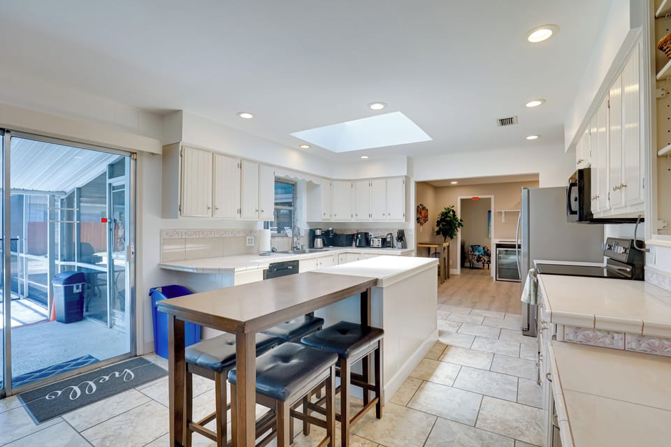 Additional Dining Area | Kitchen