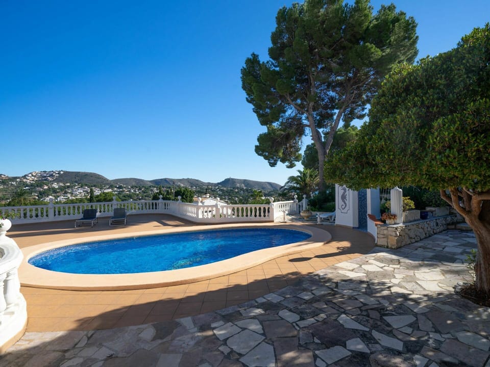 Water, Plant, Sky, Property, Swimming Pool, Azure, Tree, Shade, Leisure, Arecales