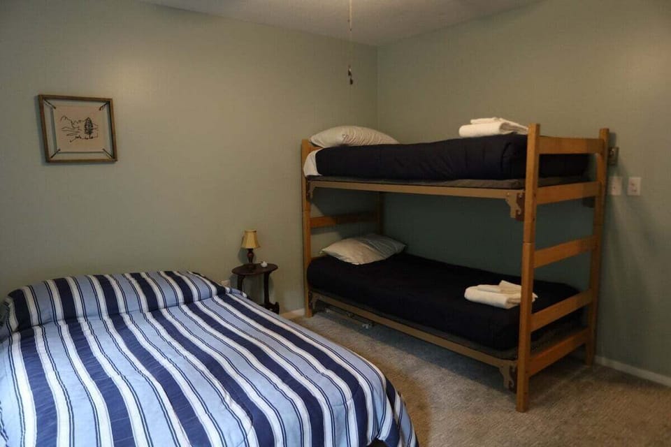 Upstairs Bunk Room in Windsor Hill Community at Waterville Valley