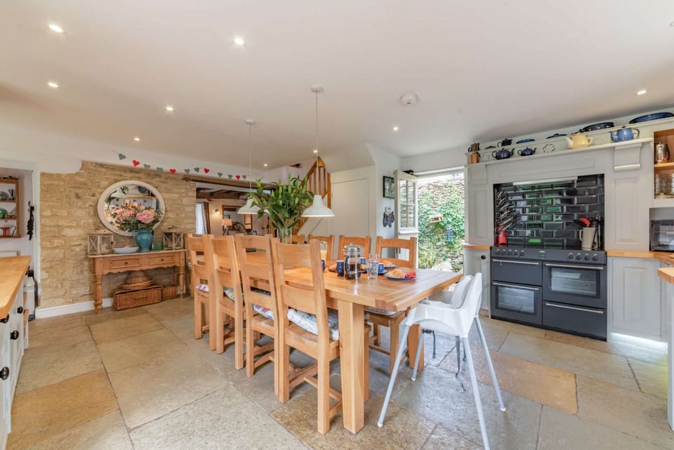 Barnsley Cottage Dining Area  - StayCotswold
