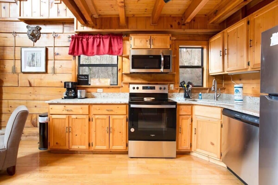Awesome Kitchen With Granite Countertops And Stainless Steel Appliances!