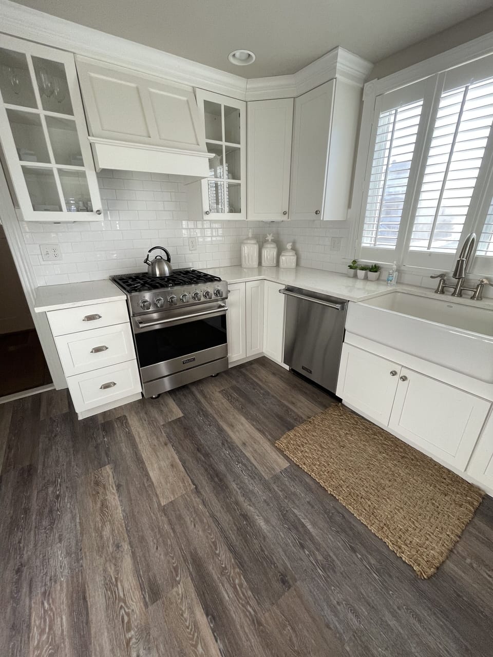 1st Floor Kitchen contains high end / stainless steel appliances.