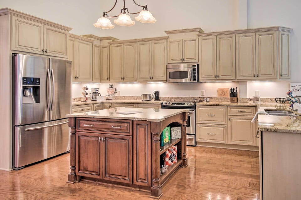 Kitchen | Drip Coffee Maker | Toaster | Knife Set