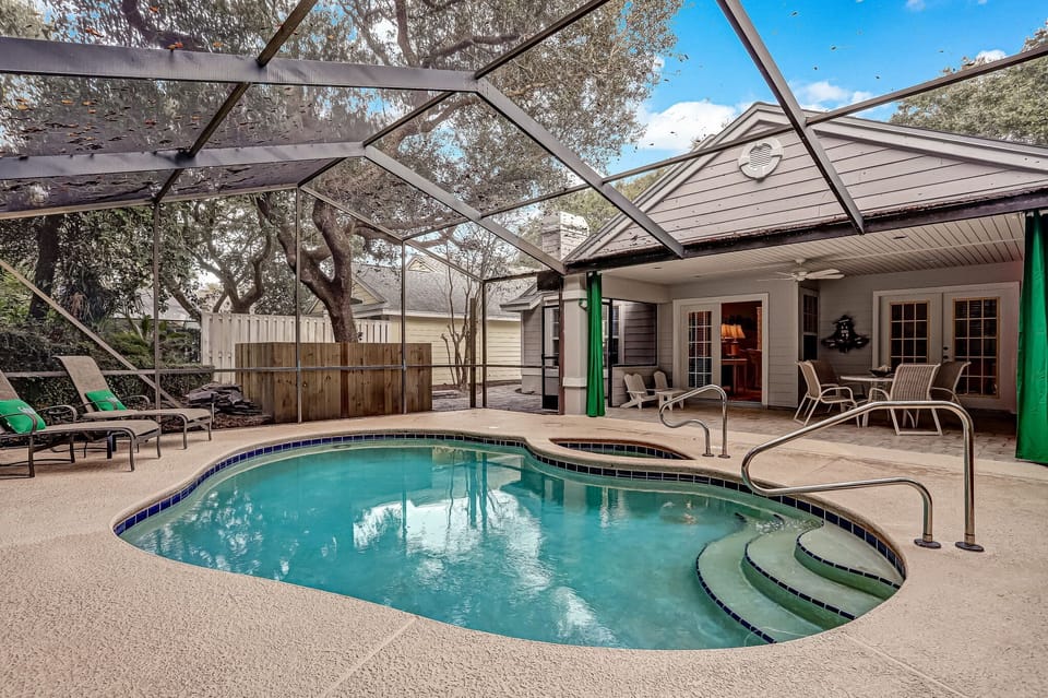 Private Screened In Pool and Lanai (pool is NOT heated)