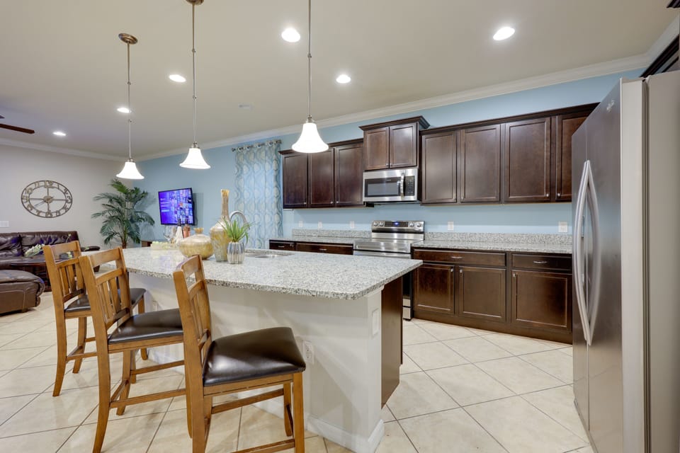 Fully equipped kitchen