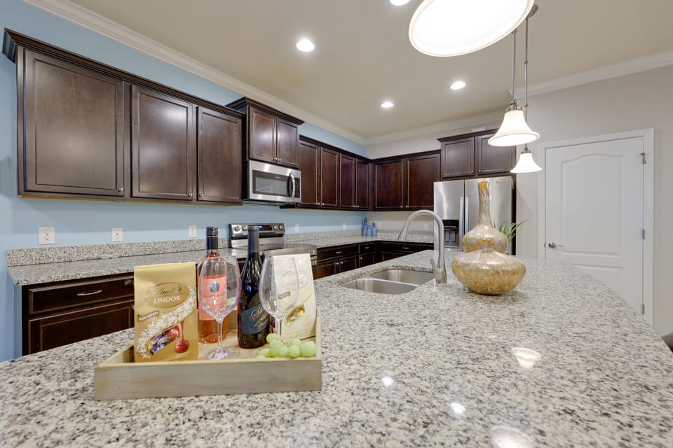 Fully equipped kitchen