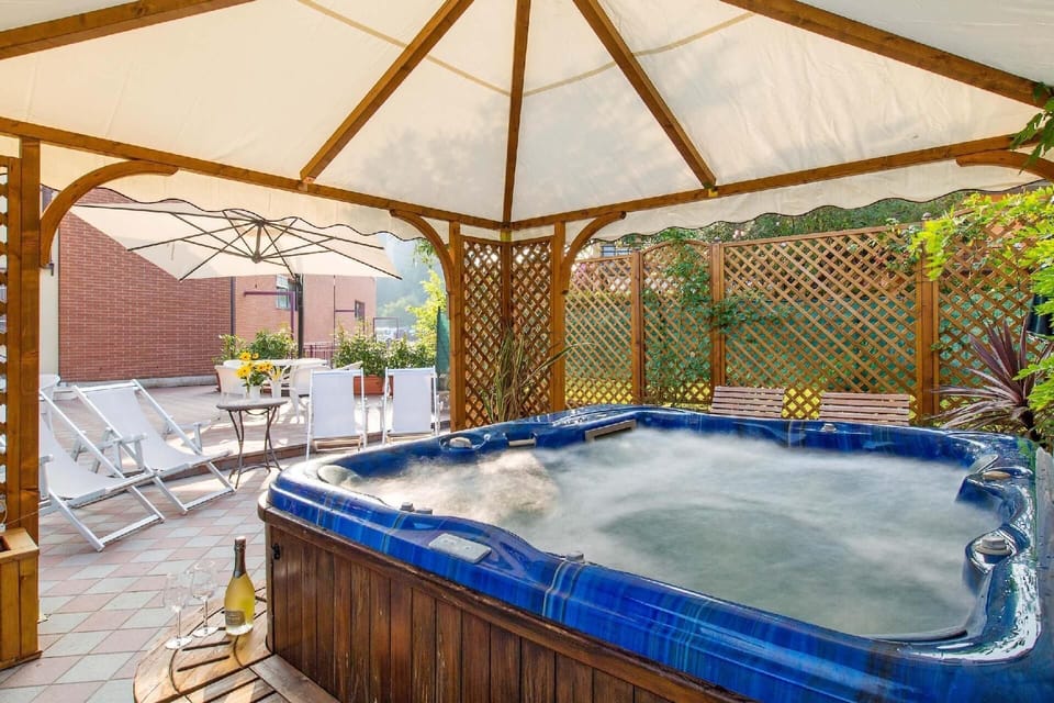 Common Jacuzzi mini pool