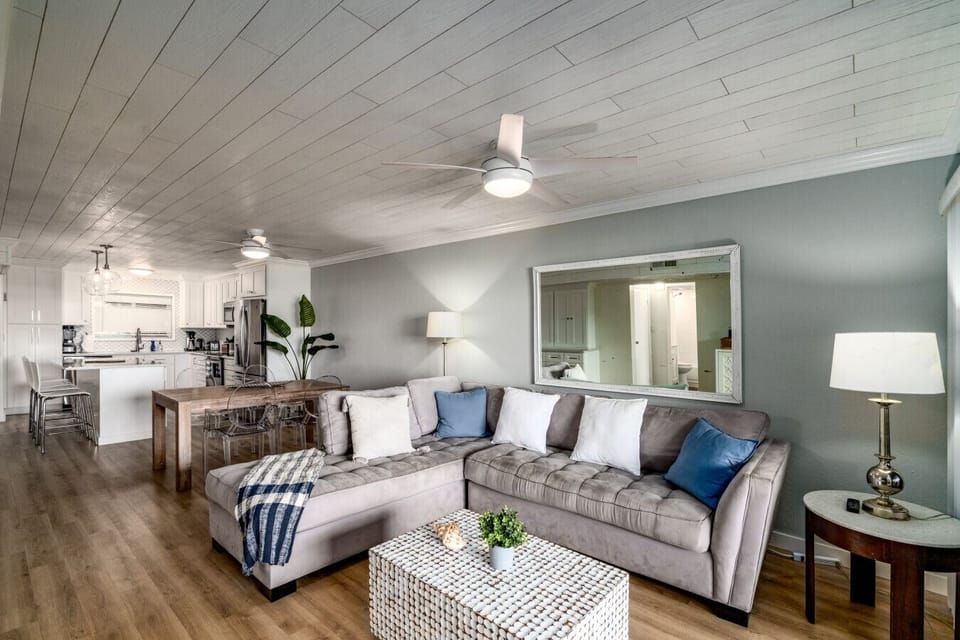 The comfy living room with full AC and a flatscreen TV