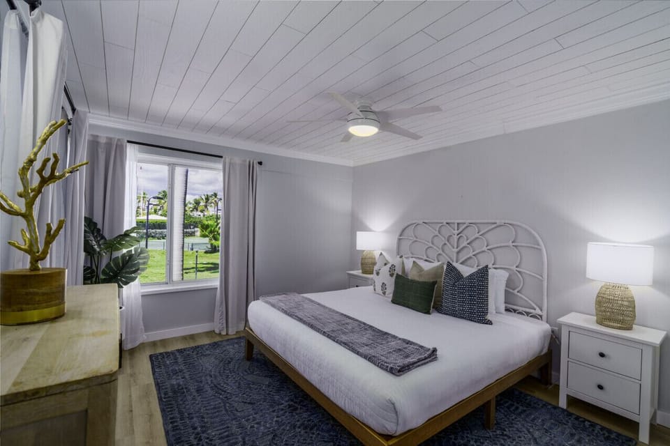 The spacious master bedroom with king bed, and flatscreen TV!