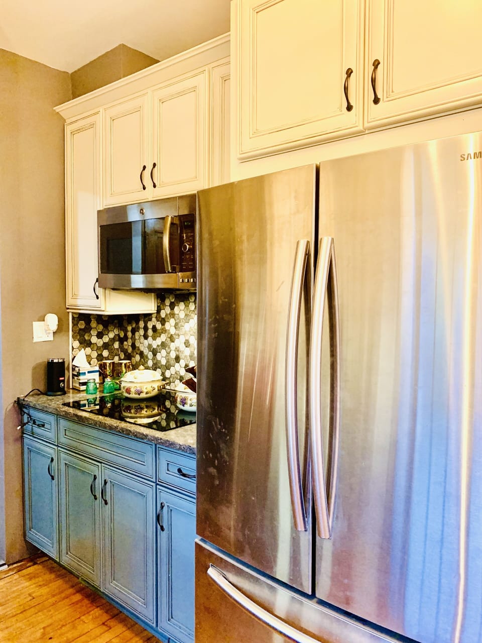 Kitchen w/stainless fridge double ovens microwave, Keurig, & normal coffee pot