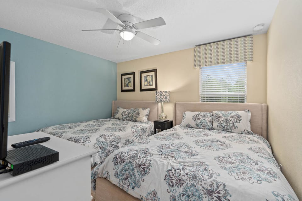 2 Queen beds