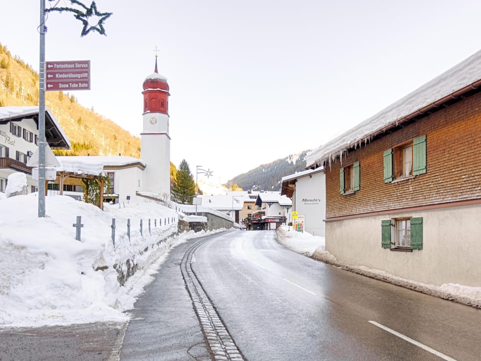 Immediate Surroundings [winter] (<1 km)