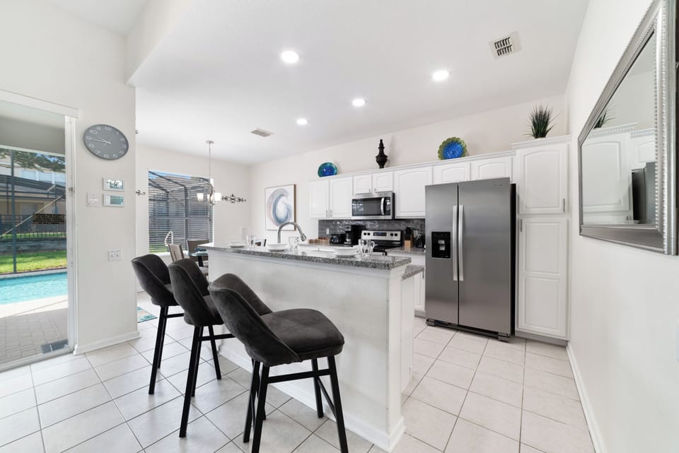 Kitchen counter seating 