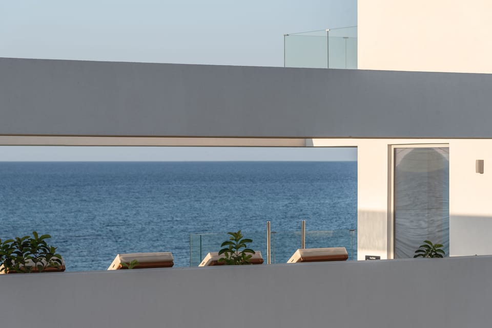 A window to the deep blue !