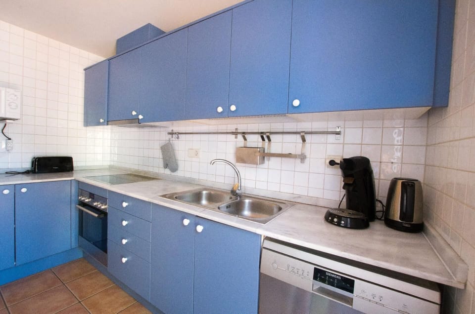 Kitchen area. Well equipped kitchen
