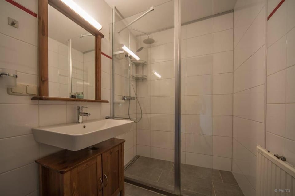 Bath/Shower
