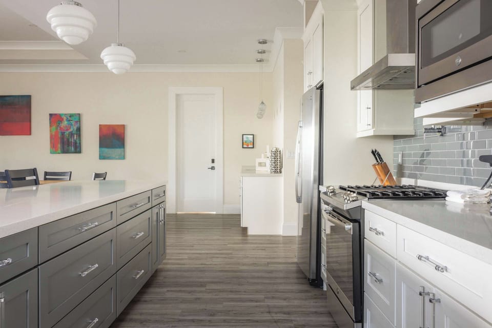 Kitchen Alt. View