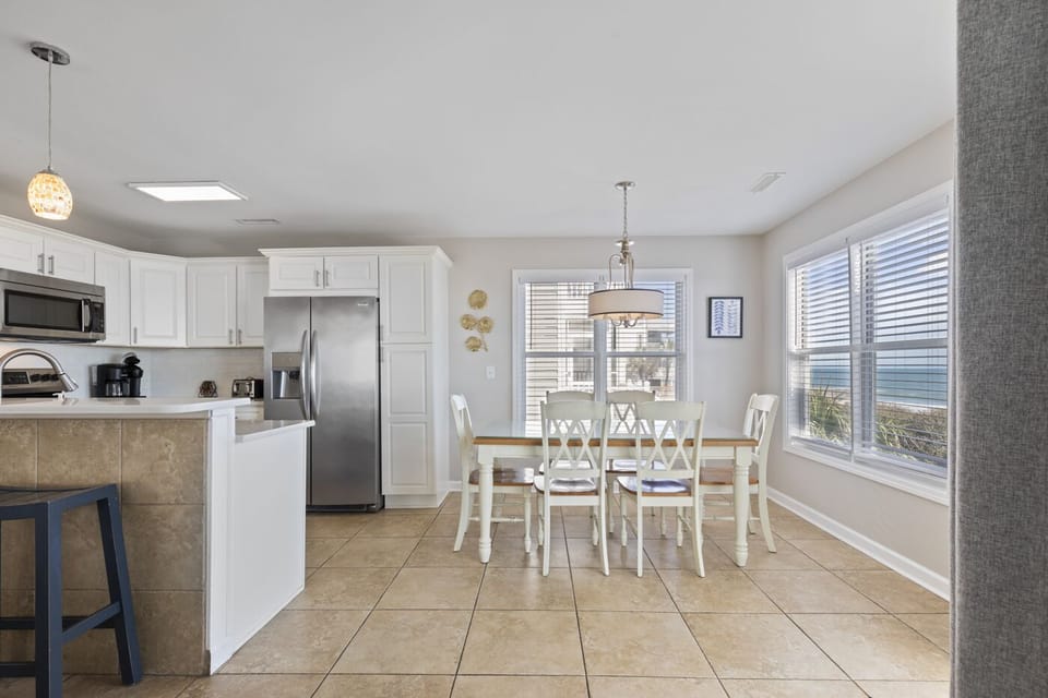 Take your dining experience to the next level with stunning ocean views.