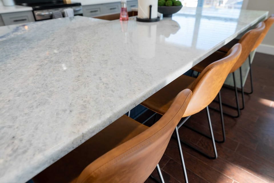 Eat-in Kitchen with bar stools