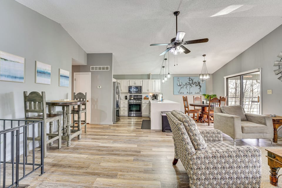 Interior | Open Floor Plan | Free WiFi