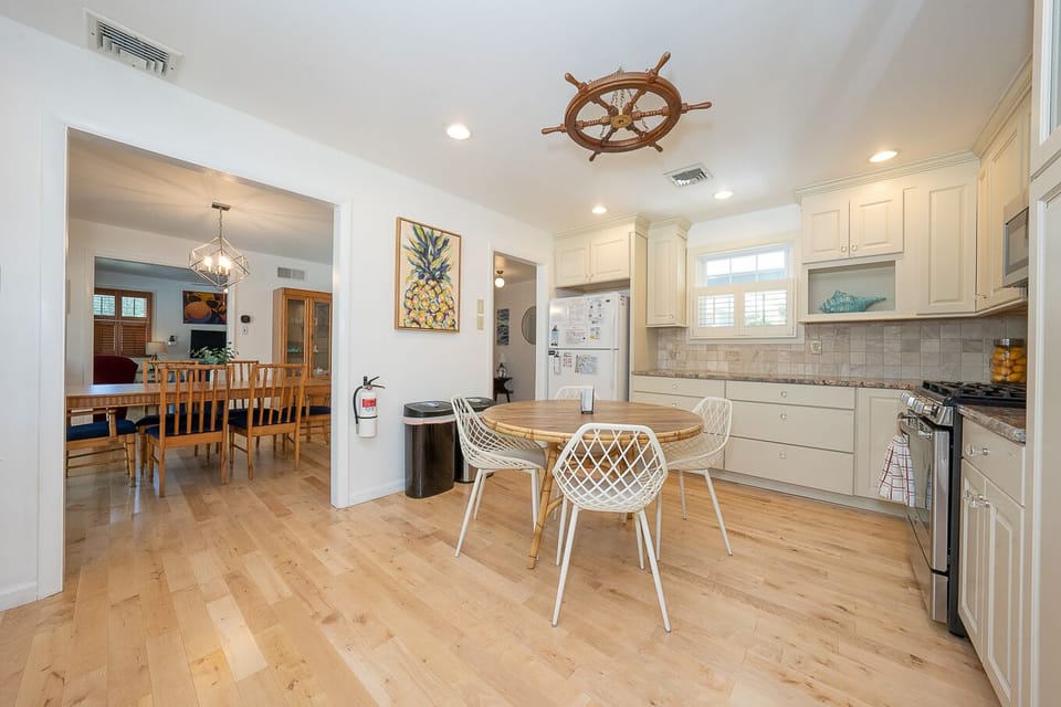 Open style kitchen with access to the dining room and to living room