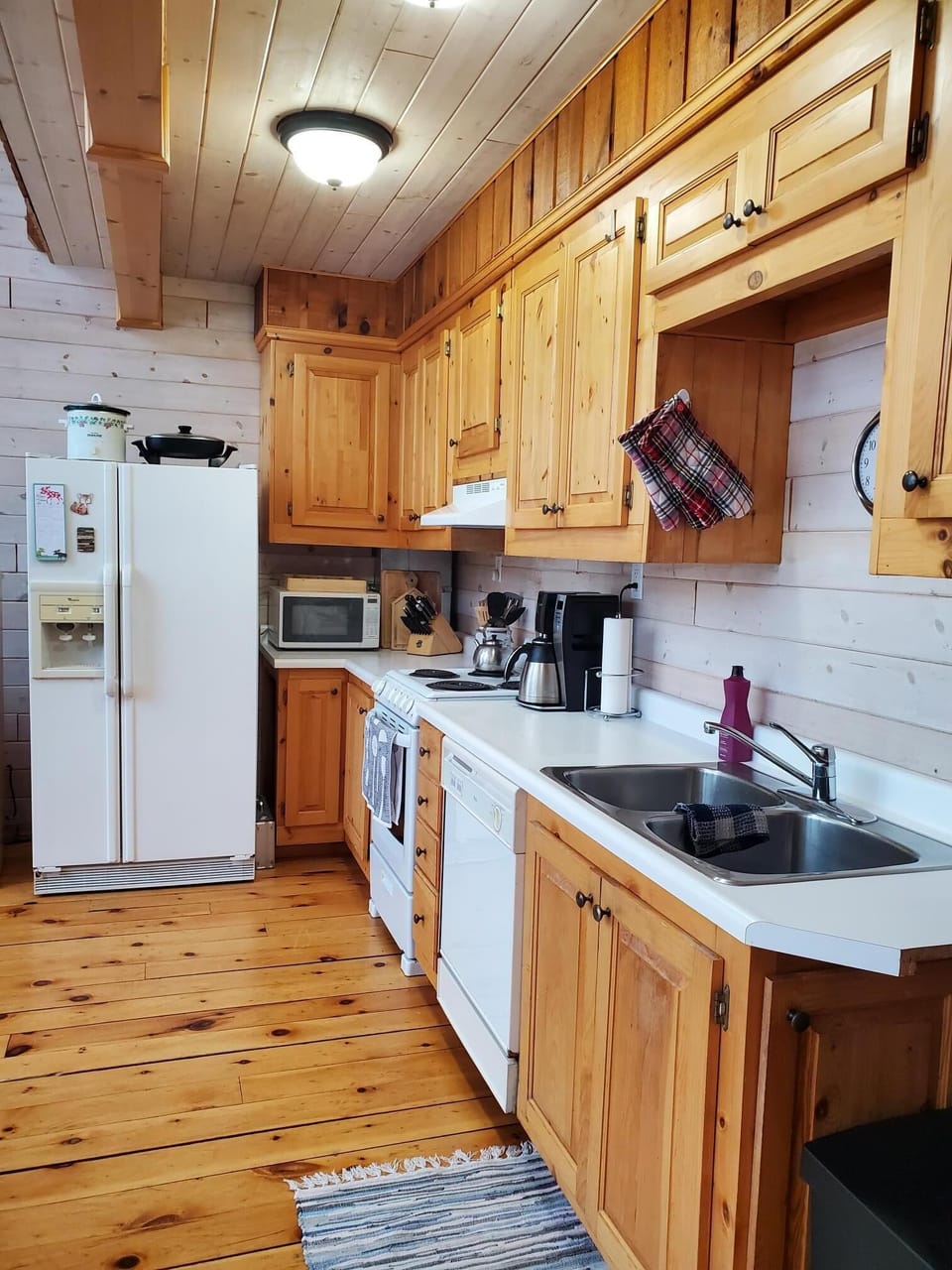 Enough space to share the kitchen